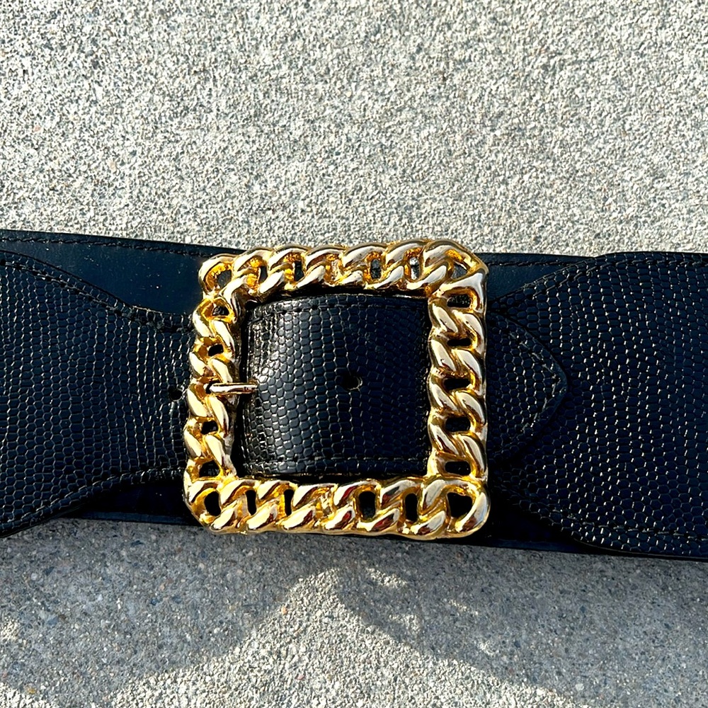 R.J Graziano black leather & gold chain wide belt in very good vintage condition